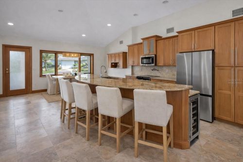 9453 Treasure Ln Ne, ST PETERSBURG, FL, 33702-2666 | Card Image