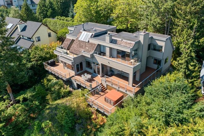 4750 Meadfeild Road, House other with 5 bedrooms, 4 bathrooms and null parking in West Vancouver BC | Image 6