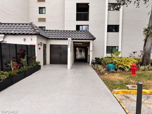 apt-220-2121 Collier Ave, FORT MYERS, FL, 33901-8119 | Card Image