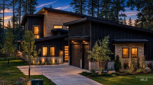 923 Flynn Ln, Mccall, ID, 83683 | Card Image