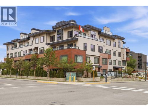460 5th Ave, Kamloops, BC, V2C5Y2 | Card Image