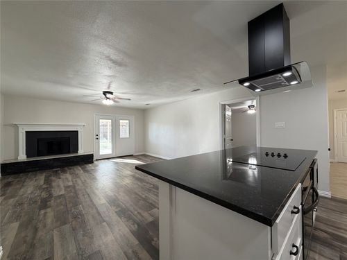 420 Opal St, Saginaw, TX, 76179-1950 | Card Image