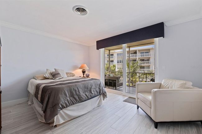 UNIT-6 - 1060 N Shore Dr Ne, Condo with 2 bedrooms, 2 bathrooms and null parking in ST PETERSBURG FL | Image 43