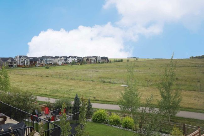 39 Prairie Smoke Rise, House other with 5 bedrooms, 4 bathrooms and 6 parking in Rocky View County AB | Image 4