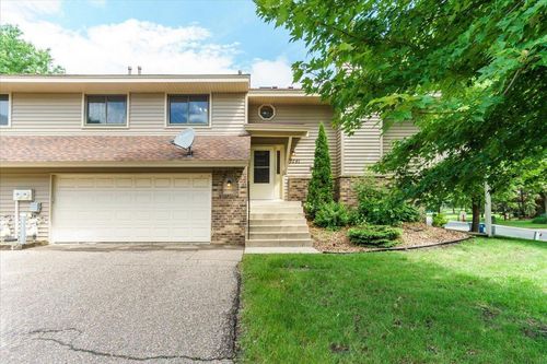 7291 Pontiac Cir, Chanhassen, MN, 55317-9454 | Card Image