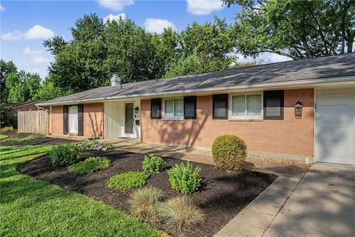 5113 Glenmina Dr, Centerville, OH, 45440-2207 | Card Image