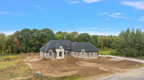 1597 Vista Dr, Oakland, MI, 48363-2755 | Card Image