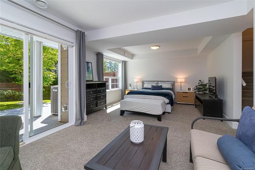 2-1649 Lloyd Pl, View Royal, BC, V9C0E5 | Card Image