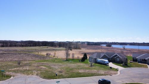 1738 Tiger Ridge Ct, Albert Lea, MN, 56007-6334 | Card Image