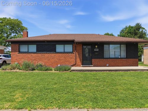 32155 Dover Ave, Warren, MI, 48088-6902 | Card Image