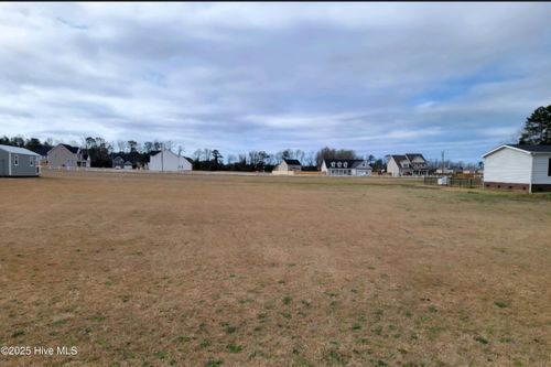 205 Magnolia Dr, Stella, NC, 28582-9770 | Card Image