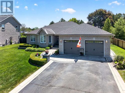 209 Smuggler'S Cove Dr, Kingston, ON, K7M9C6 | Card Image