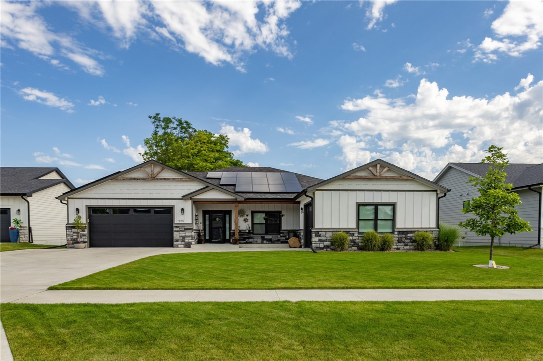 Roman Rd, Waukee, IA 50263