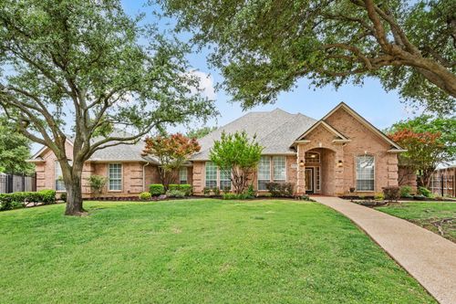 8800 Thornway Dr, North Richland Hills, TX, 76182-8626 | Card Image