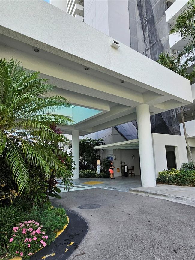 APT-2202 - 15051 Royal Oaks Ln, Condo with 2 bedrooms, 3 bathrooms and null parking in North Miami FL | Image 50