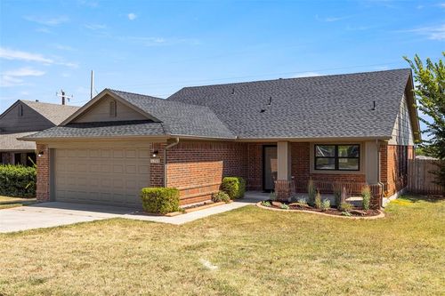 1917 E View Dr, Norman, OK, 73071-1124 | Card Image