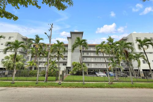 412a-900 Sw 84th Avenue, Miami, FL, 33144 | Card Image