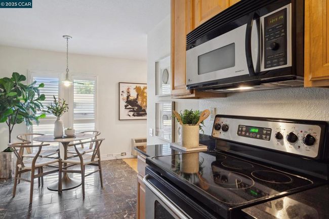 APT-109 - 155 Sharene Ln, Condo with 1 bedrooms, 1 bathrooms and 1 parking in Walnut Creek CA | Image 17