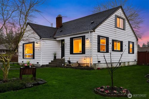 627 Madison St, Everett, WA, 98203-4439 | Card Image