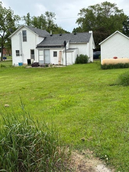 4 E Wood St, Urbana, IA, 52345 | Card Image