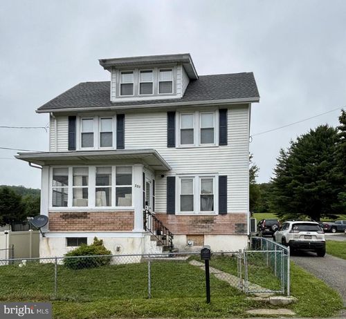 220 Lewis St, Brockton, PA, 17925-5173 | Card Image