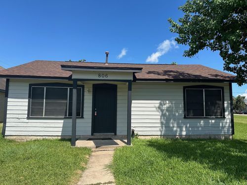 806 N Avenue B, Freeport, TX, 77541-3830 | Card Image