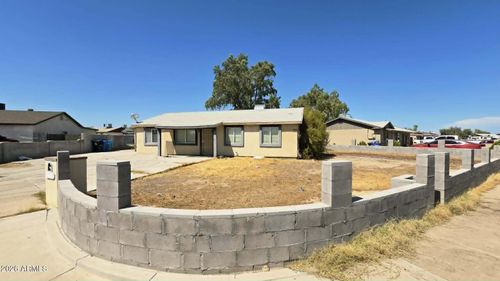 8220 W Meadowbrook Avenue, Phoenix, AZ, 85033 | Card Image