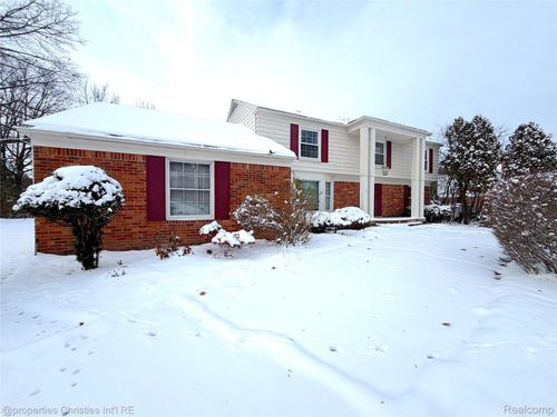 4268 Covered Bridge Rd, Bloomfield Hills, MI, 48302-1824 | Card Image