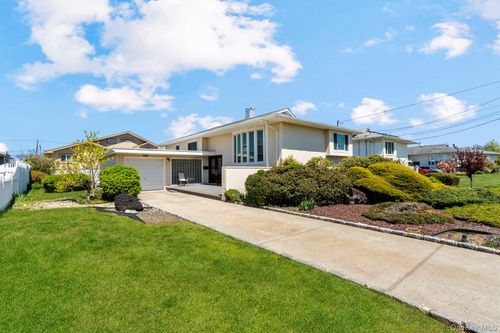 148 Harris Dr, Oceanside, NY, 11572-5714 | Card Image