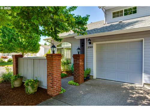 3789 Westleigh St, Eugene, OR, 97405-1137 | Card Image