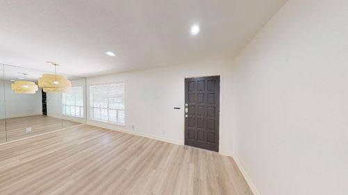 apt-132-500 E Riverside Dr, Austin, TX, 78704-1340 | Card Image