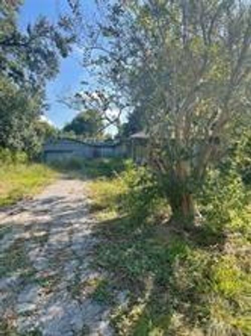 4610 Engleford St, Houston, TX, 77026-4950 | Card Image