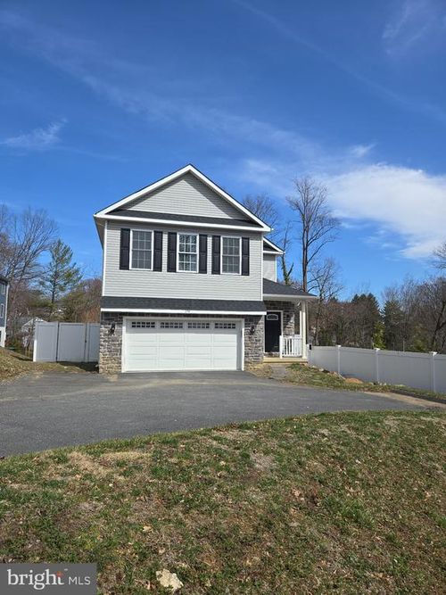 274 Oak Ave, MEDIA, PA, 19063-5717 | Card Image