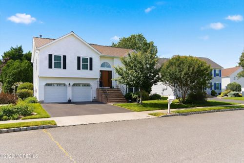 15 William Dr, Howell, NJ, 07731-8832 | Card Image