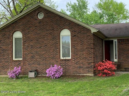 615 Stivers Rd, Louisville, KY, 40207-7031 | Card Image