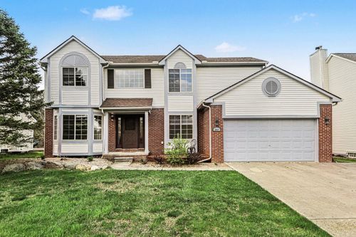 2864 Mystic Dr, Ann Arbor, MI, 48103-8909 | Card Image