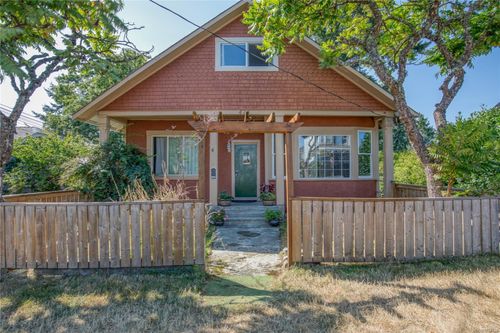 415 Machleary St, Nanaimo, BC, V9R2H1 | Card Image