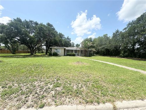 1223 W 3rd St, Alice, TX, 78332-4207 | Card Image