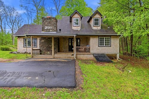 64 S Cottage Rd, Holland, MA, 01521-2047 | Card Image