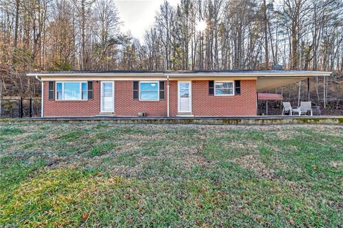 541 Pennell Rd, Moravian Falls, NC, 28654-9786 | Card Image