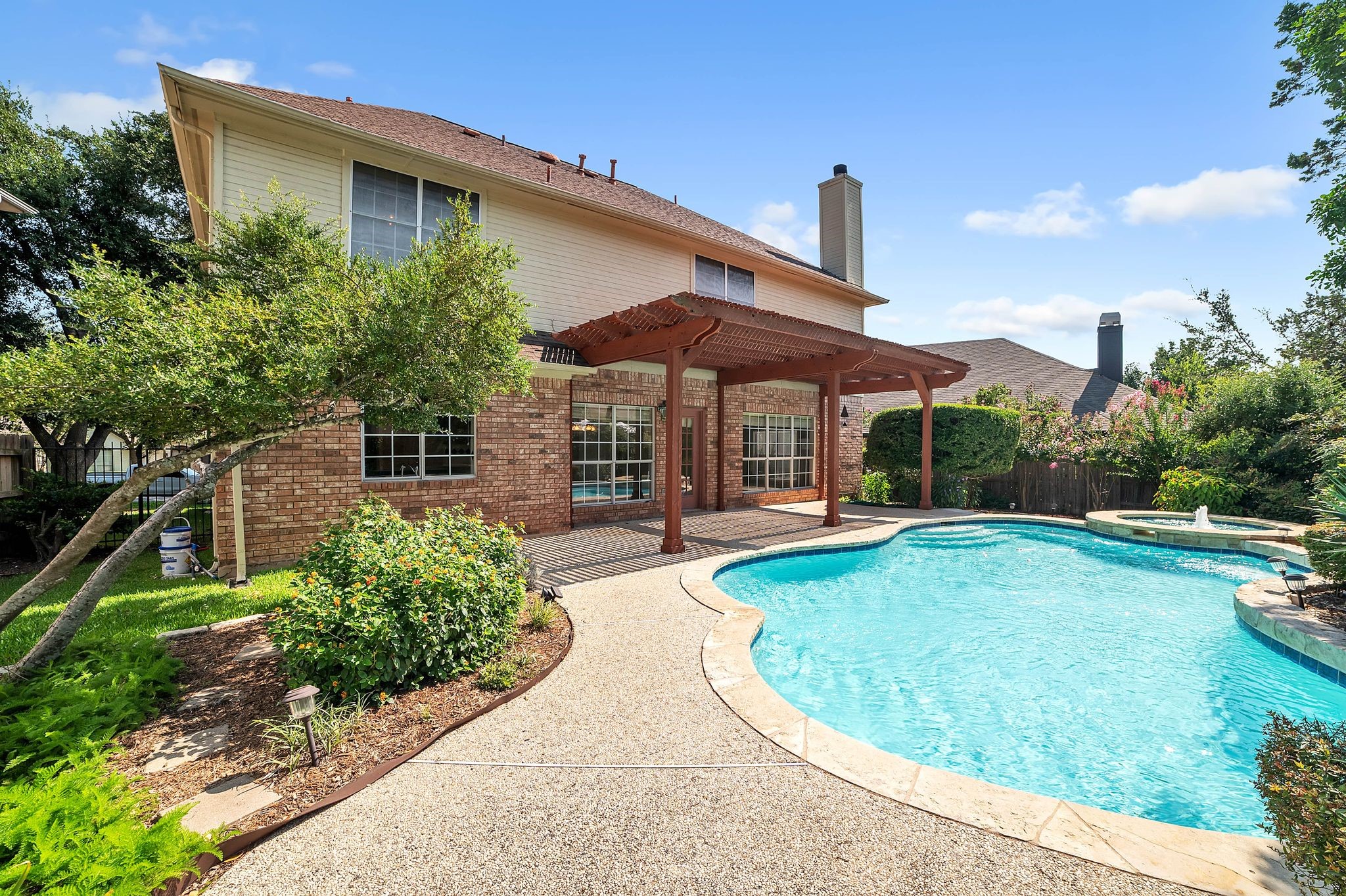 Planters Woods Dr, Austin, TX 78730