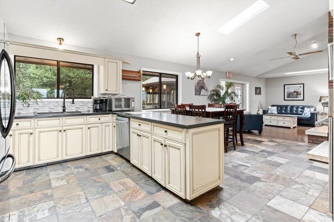 3441 Robinson Road, House other with 4 bedrooms, 6 bathrooms and 4 parking in Yarrow BC | Image 7