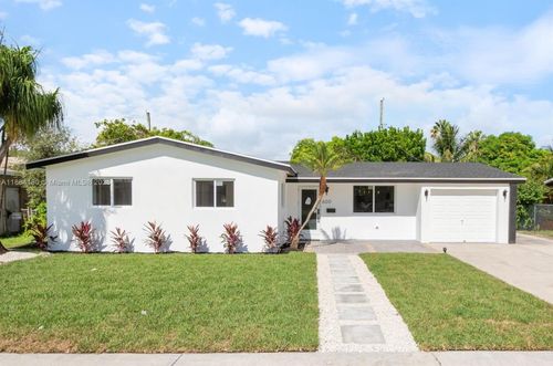 600 Sw 64th Pkwy, Pembroke Pines, FL, 33023-1530 | Card Image