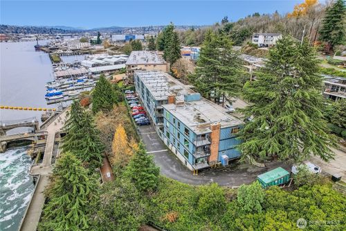 apt-206-3200 W Commodore Way, Seattle, WA, 98199-1166 | Card Image