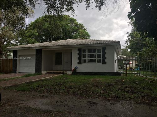 front-2029 Monroe St, Hollywood, FL, 33020-5025 | Card Image