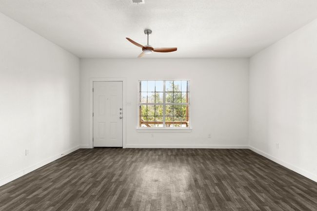 1063 Sleepy Holw, House other with 4 bedrooms, 4 bathrooms and 4 parking in Spring Branch TX | Image 8