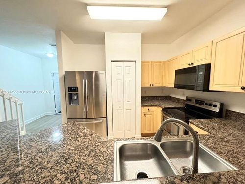 2962-2962 Nw 35th Ave, Lauderdale Lakes, FL, 33311-8371 | Card Image