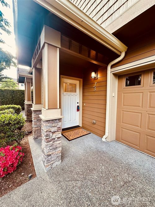 unit-j3-4660 Ne 3rd Ct, Renton, WA, 98059-5277 | Card Image