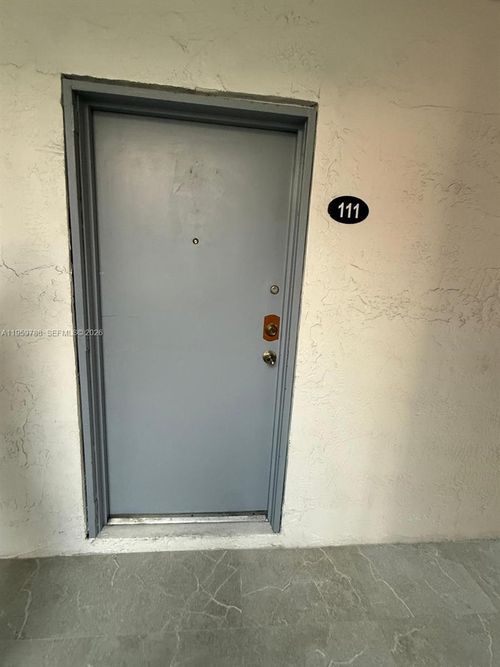 apt-111-9520 Sw 8th St, Miami, FL, 33174-3063 | Card Image
