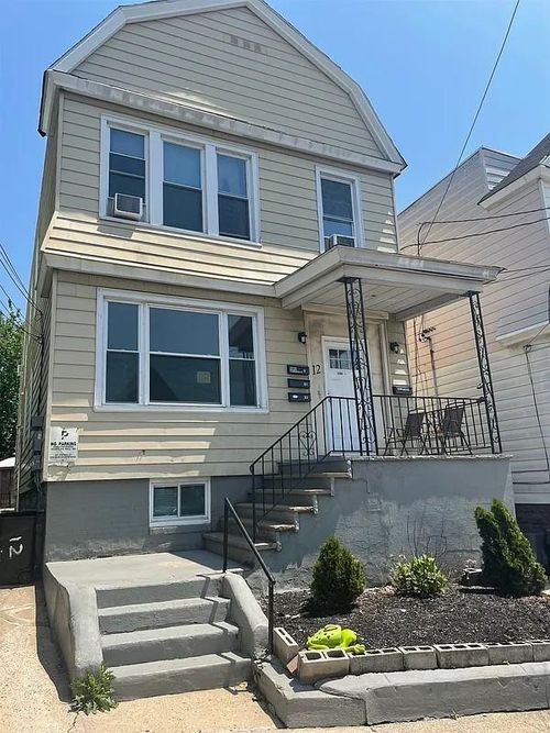 1b-12 Cator Ave, Jersey City, NJ, 07305-4738 | Card Image